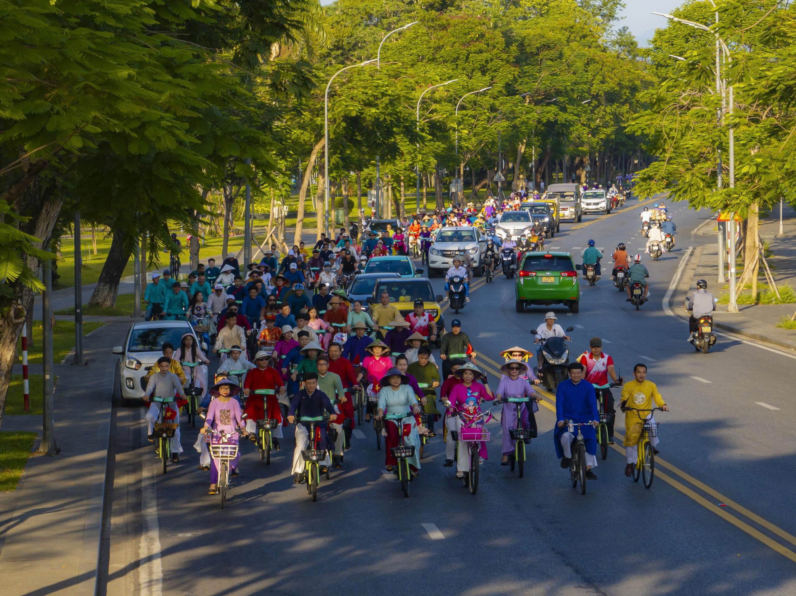 Áo dài qua phố 2025, Sự kiện Áo dài qua phố Huế, Lễ hội Áo dài Huế 2025, Du lịch Huế 2025, Sở Du lịch Huế, Áo dài Huế